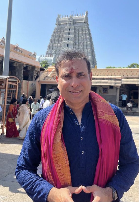 VVSLaxman281's tweet photo. Started my day with the Divine Darshan of Lord Shiva at the Arunachalesvara Temple in Tiruvannamalai!

Feeling blessed! 🙏🏼 https://t.co/FhHE1yOT1o