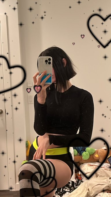 late night stream with the new hair :3 https://t.co/NNmtecCRgl https://t.co/8kx1yhRLfZ<a href="/tag/mw2"class="tags"><span>#mw2</span></a>