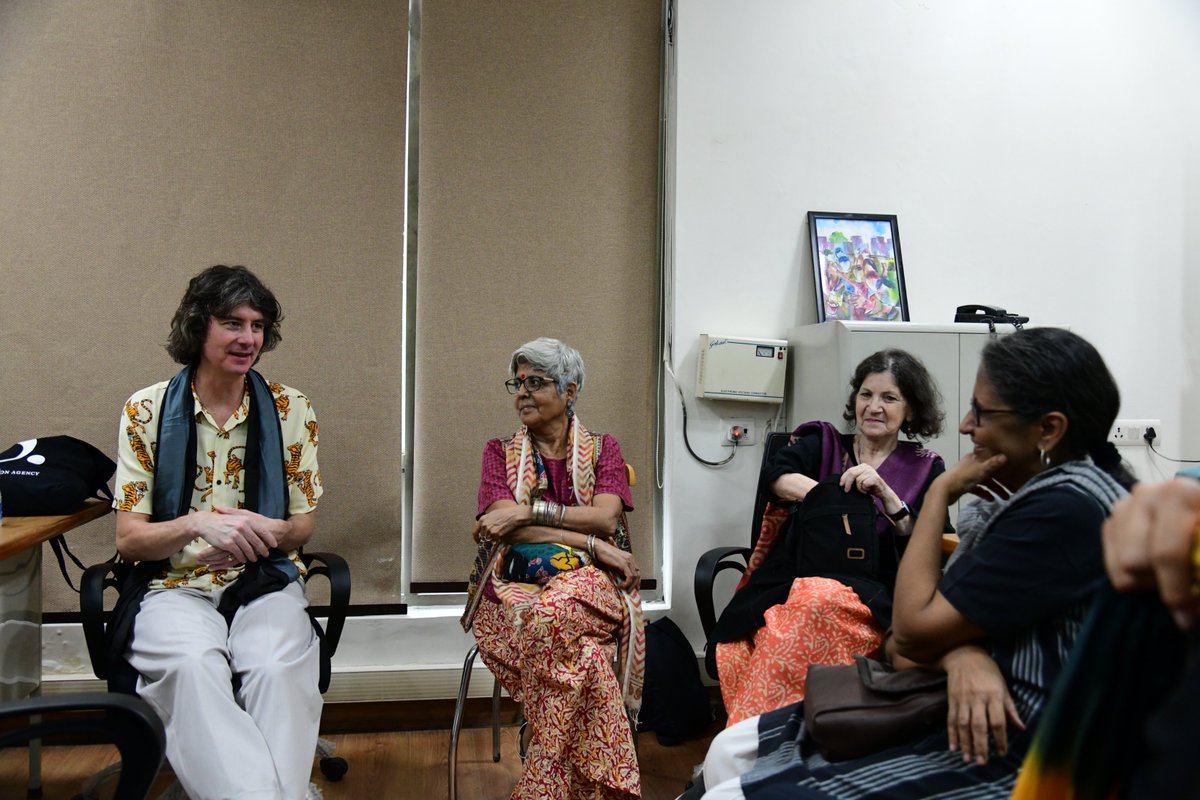 FinlandinIndia's tweet photo. Post the discussion, Antti had quite a time interacting with the students and teachers from the department where he discussed his work, answered questions and also talked about the dark humour he uses in his work https://t.co/5tTCcHQrw4