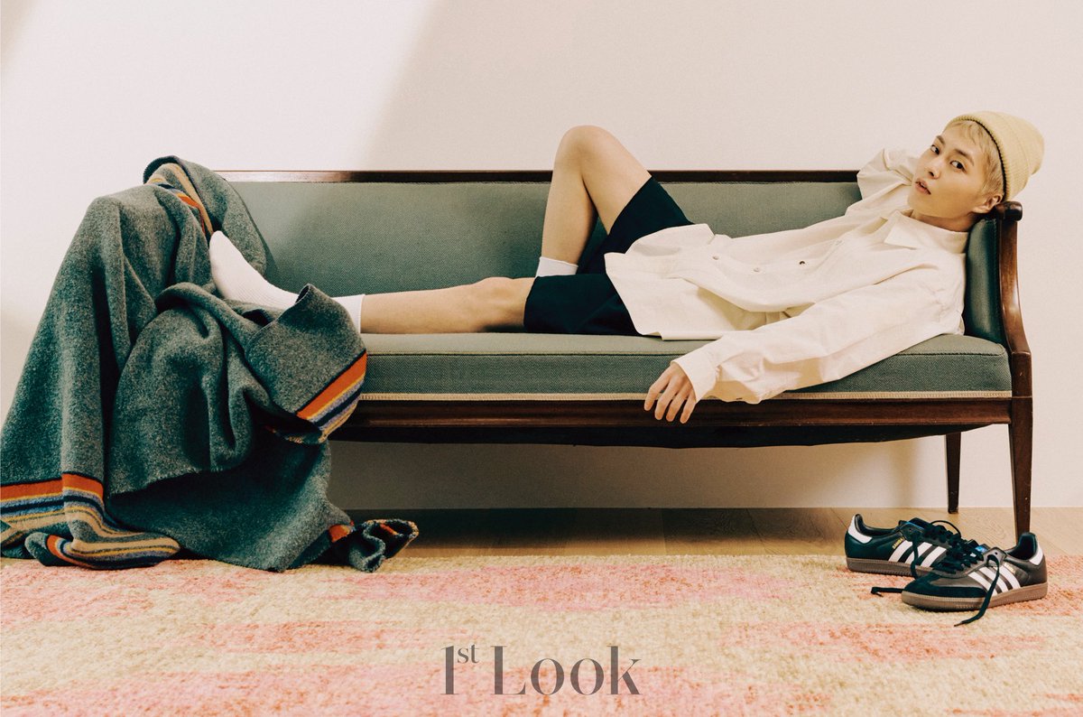 90SSEOKK's tweet photo. Ahhh the legs!!

#XIUMIN #시우민
#1stlook #퍼스트룩 #엑소 #EXO https://t.co/EUoAc5zZvM