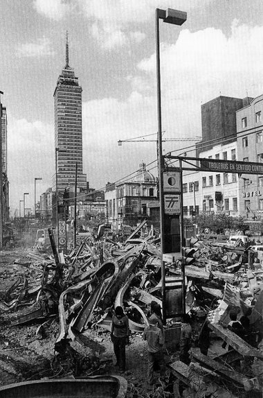 youngpolitic_'s tweet photo. Hablemos sobre el terremoto de 1985
A lo largo de la historia de nuestro país se han vivido diferentes tipos de catástrofes, dejando marca en la memoria de todos los mexicanos, hoy nos centraremos en uno de los acontecimientos más catastróficos de toda nuestra historia 
#Puma1102 https://t.co/Netf4Qhs6l