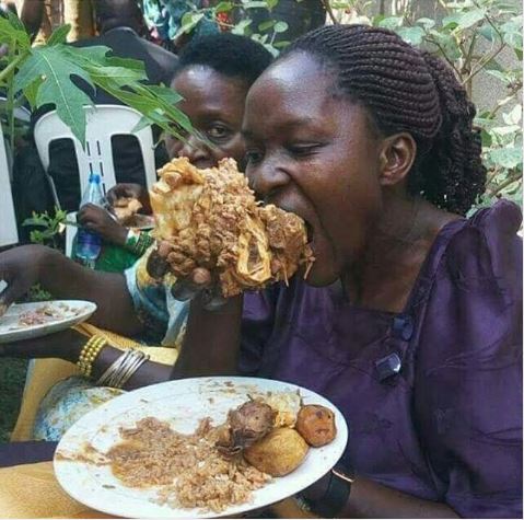 bannetbpro's tweet photo. Which tribe is she?
Me:: amuganda https://t.co/Gix8F9Fmcn