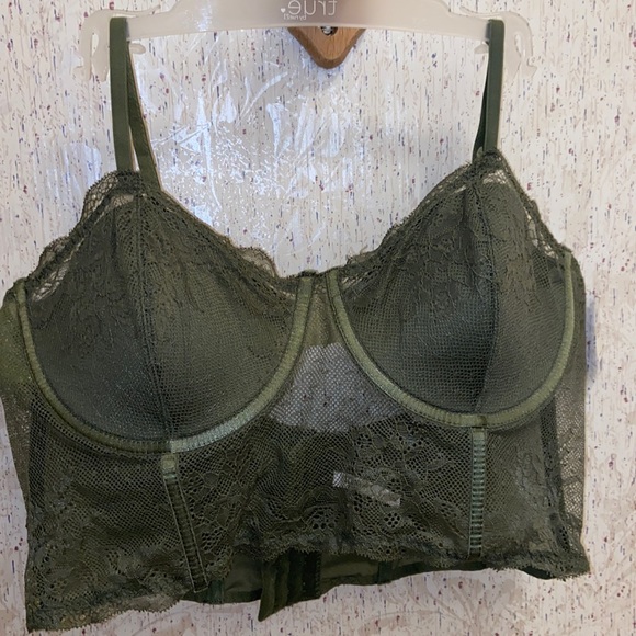 radames40003789's tweet photo. So good I had to share! Check out all the items I'm loving on @Poshmarkapp #poshmark #fashion #style #shopmycloset #izod #rue21: https://t.co/NSAIc4hK0N https://t.co/Fw4FePwVMb