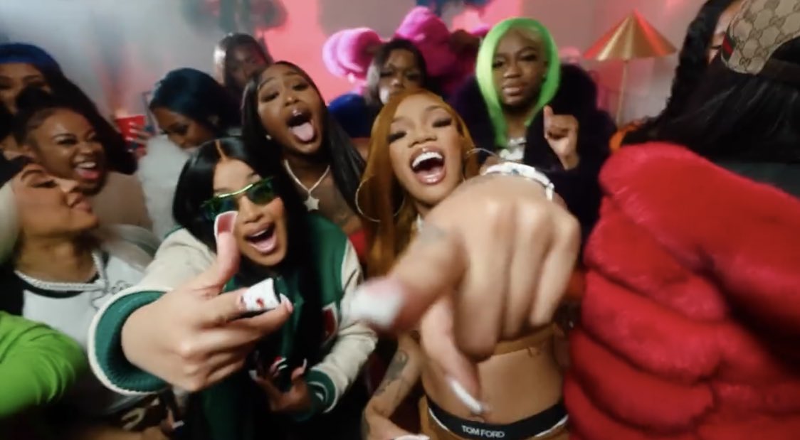 DearBelcalis's tweet image. When Cardi B said “She throwing shots that’s how I know I got her triggered! I don’t speak dog hoe. I don’t care what no bitch say. I stay on her mind I got condos in that bitch head” &amp;gt;&amp;gt;&amp;gt;&amp;gt;