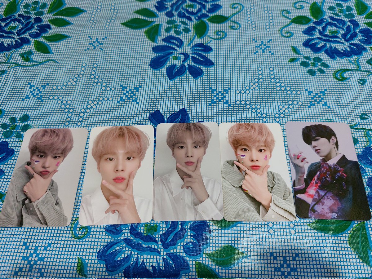 got7forever2828's tweet photo. Wts|Lfb

WOODZ Official album photocard
* Green - 70php each
* Red - 50php each
TAKE ALL for only 600php 🔗

Kim Wooseok album photocard - 100php each (TAKE ALL for only 350php)

All in good condition 💯 please help rt @bentamoodz @_bentania @ishaprank2 https://t.co/k16pQkQRNc
