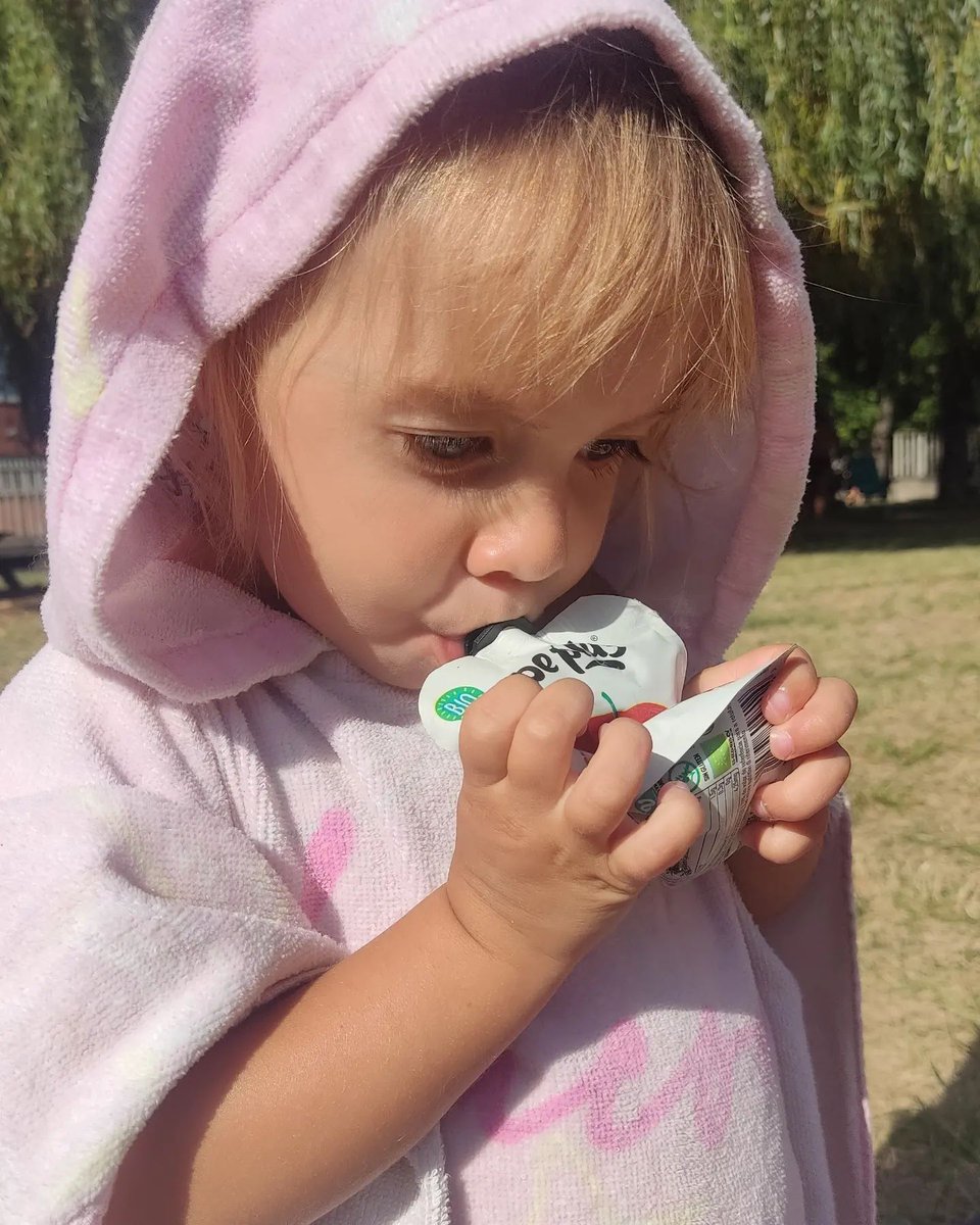 vickyfoods's tweet photo. 🥰 ¡Qué ilusión cuando nos enviáis estas maravillosas fotos de los más pequeños de la casa disfrutando de sus bolsitas 100% #eco de nuestra marca #BePlusBaby! 💚 Gracias a la mamá @lasaventurasdepaulis por compartir este momento. #FelizViernes #BuenosDiasATodos #23Sep https://t.co/UsJRwBRz28