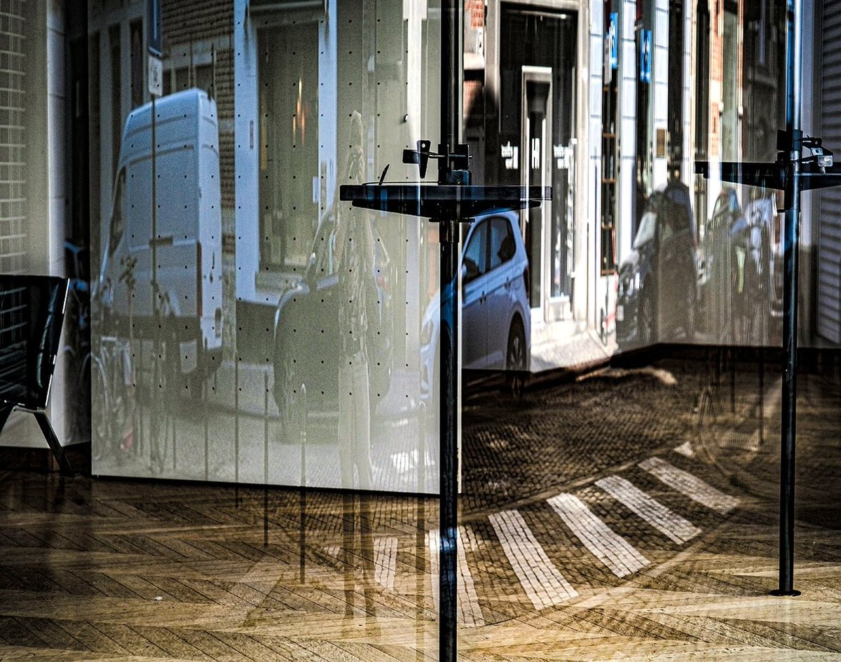 StefAlf357's tweet photo. The Reflecting Shadow
.
https://t.co/gtWuQn3cOV
.
#gitanedemone #gothic #reflection #reflexion #reflets #streetphoto #streetlife #streetstyle #streetphotography #urbanstyle #urbanlife #urbanphoto #urbanphotography #interiordesign #bruxelles #brussels #belgium #belgique https://t.co/dL2TL1hh1x