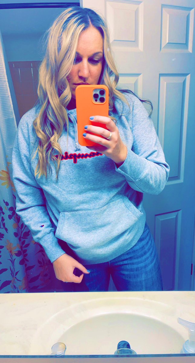 Ashlee 👣👑 tweet media
