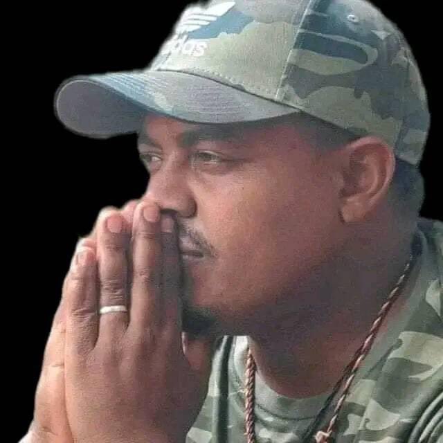 mulualem90's tweet photo. ሀገሬን ልጠብቅ ያለውን ጀግና መያዝ ውድቀት እንጅ ለውጥ አያመጣም።ጀግናው ዘመነ ካሴ ድሮም ጀግና አይወጣባትም ሀገሬ😥 እንደ ኦነግ ሸኔ እና አሸበራው ጁንታ ሀገር ላፍርስ አላለም። መንግስት የሚሰራውን ማስተዋል አለበት። https://t.co/P8wu54UF99