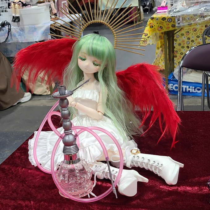 シーシャをふかすみどりちゃん。 