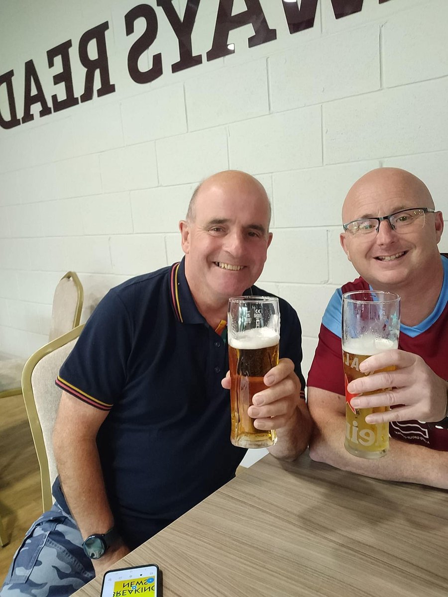 MickMoody2's tweet image. One last dance Big Al, save me a seat on your table up there. Love you mate. We will raise a glass for you today mate 💔