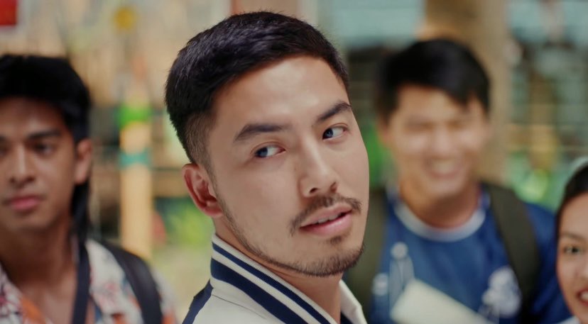 draghanite's tweet image. I think I may be due for a rewatch sometime soon! 🤭🤭🤭 #HelloStrangerTheMovie #HelloStrangerTheSeries