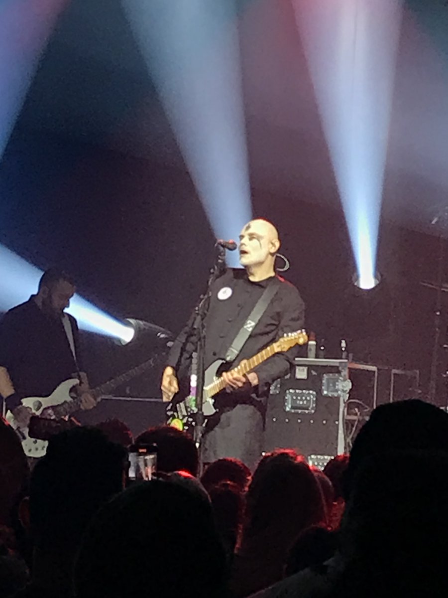 ScottyLiveShow's tweet photo. Billy Corgan with Smashing Pumpkins tonight at Irving Plaza, New York. https://t.co/8N1jNcyPmK