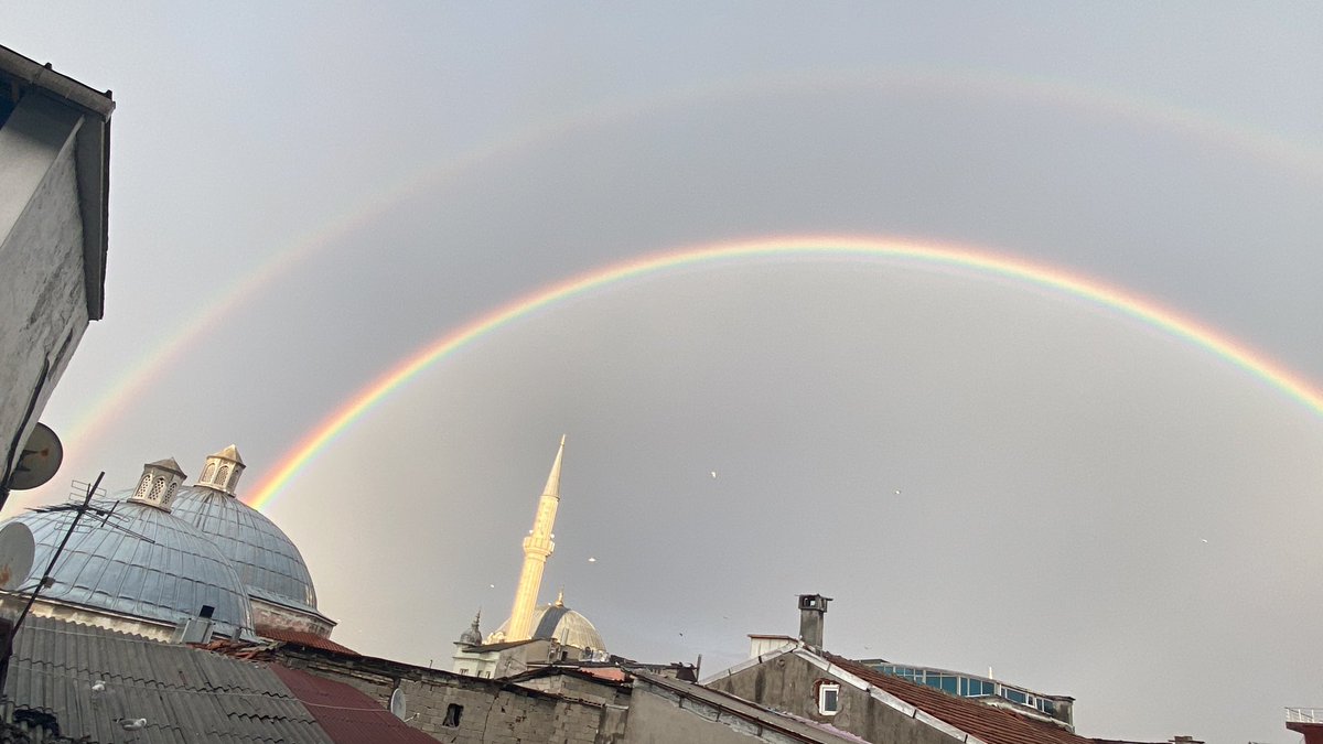 mercanta18's tweet photo. @_burakkose Eminönü işyerinden bu kadar oldu 👍 https://t.co/AI8JBO3ikD