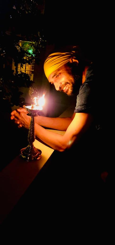 LankeshIndrajit's tweet photo. ಹುಟ್ಟುಹಬ್ಬಕ್ಕೆ ಶುಭಕೋರಿದ ನನ್ನೆಲ್ಲಾ ಸ್ನೇಹಿತರು; ಮಾಧ್ಯಮ ಮಿತ್ರರು ಹಾಗೂ ಸಾಮಾಜಿಕ ಜಾಲತಾಣದ ಎಲ್ಲಾ ಜಾಣ-ಜಾಣೆಯರಿಗೂ ಹೃತ್ಫೂರ್ವಕ ಧನ್ಯವಾದಗಳು❤️🙏
ನಿಮ್ಮ ಪ್ರೀತಿಯ  ಇಂದ್ರಜಿತ್ ಲಂಕೇಶ್ https://t.co/nyi5cKTGcv