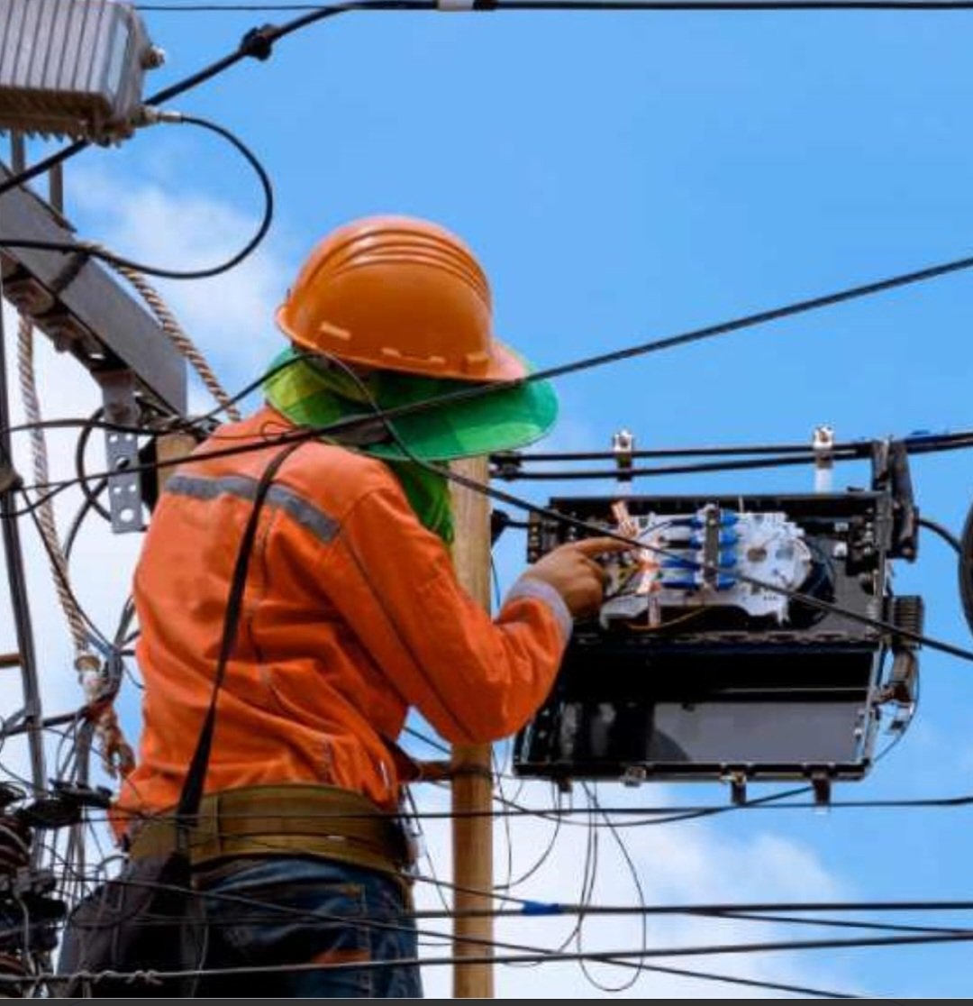 En la reunión del 21 de Setiembre, el Directorio de nuestro organismo,  aprobó  el proyecto de Aportes No Reintegrables por un monto de $199 millones para el desarrollo de infraestructura de #internet en #BarriosPopulares de nuestra provincia.
En el #ENACOMJujuy, #PrimeroLaGente
