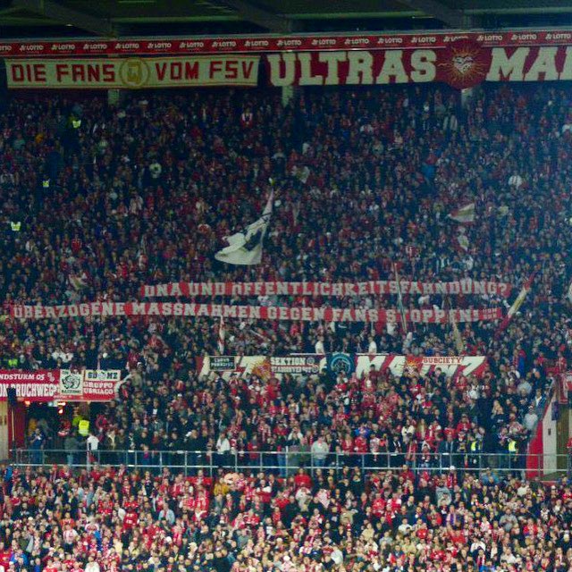 kurvenhelden's tweet photo. #M05BSC 🔴⚪️ Nachtrag zum letzten Wochenende: Solidarät aus der Mainzer Fankurve zur #Polizei-Aufrüstung gegen Fußballfans ✊ #Mainz05 #Mainz #QBlock 📸 rheinhessenontour https://t.co/H9VDciZugW