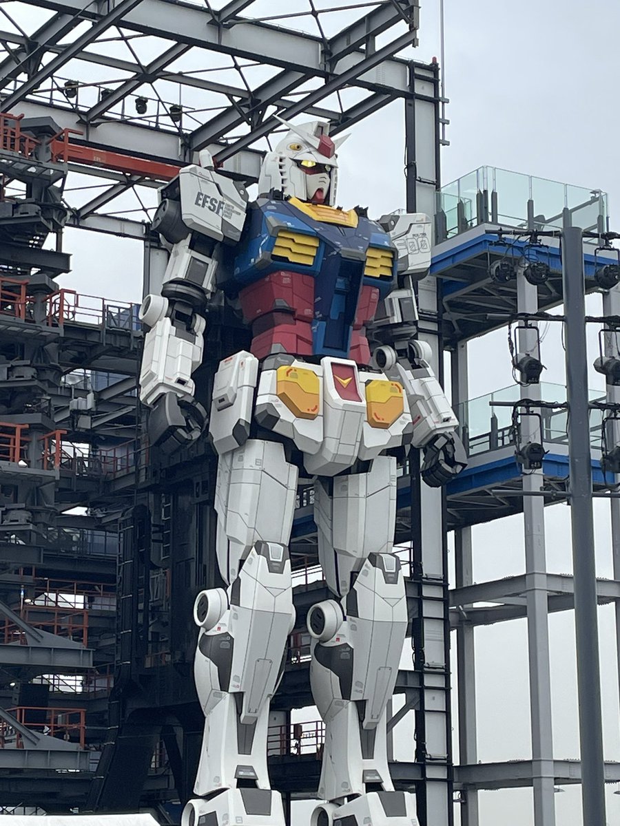 絶唱ステージに行きましていろんな方に挨拶させて頂きました🙇‍♂️ありがとうございました🙏ガンダムファクトリーにも行きました✊✌️✋じゃんけん大会してました😊ガンダム、ありがとうございました 