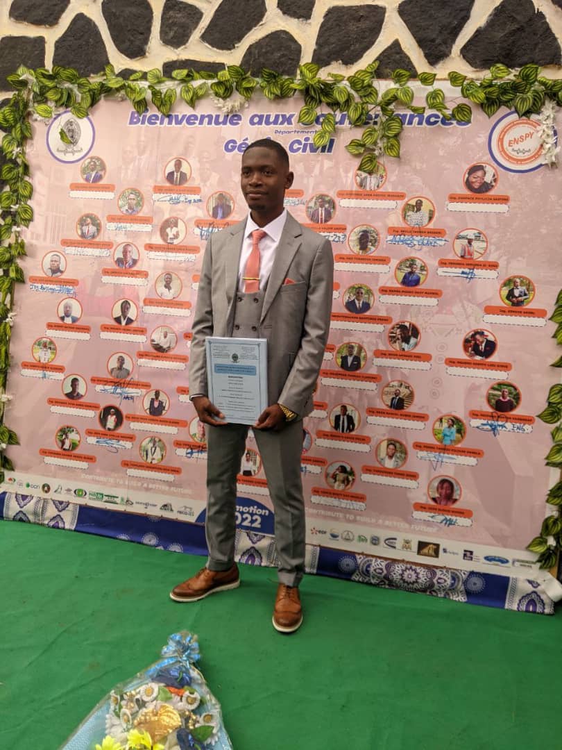 GodfroyKevin's tweet image. Désormais Ingénieur de Génie Civil, diplômé de l&apos;#ENSPY.
Mention TB.
🙏🏾