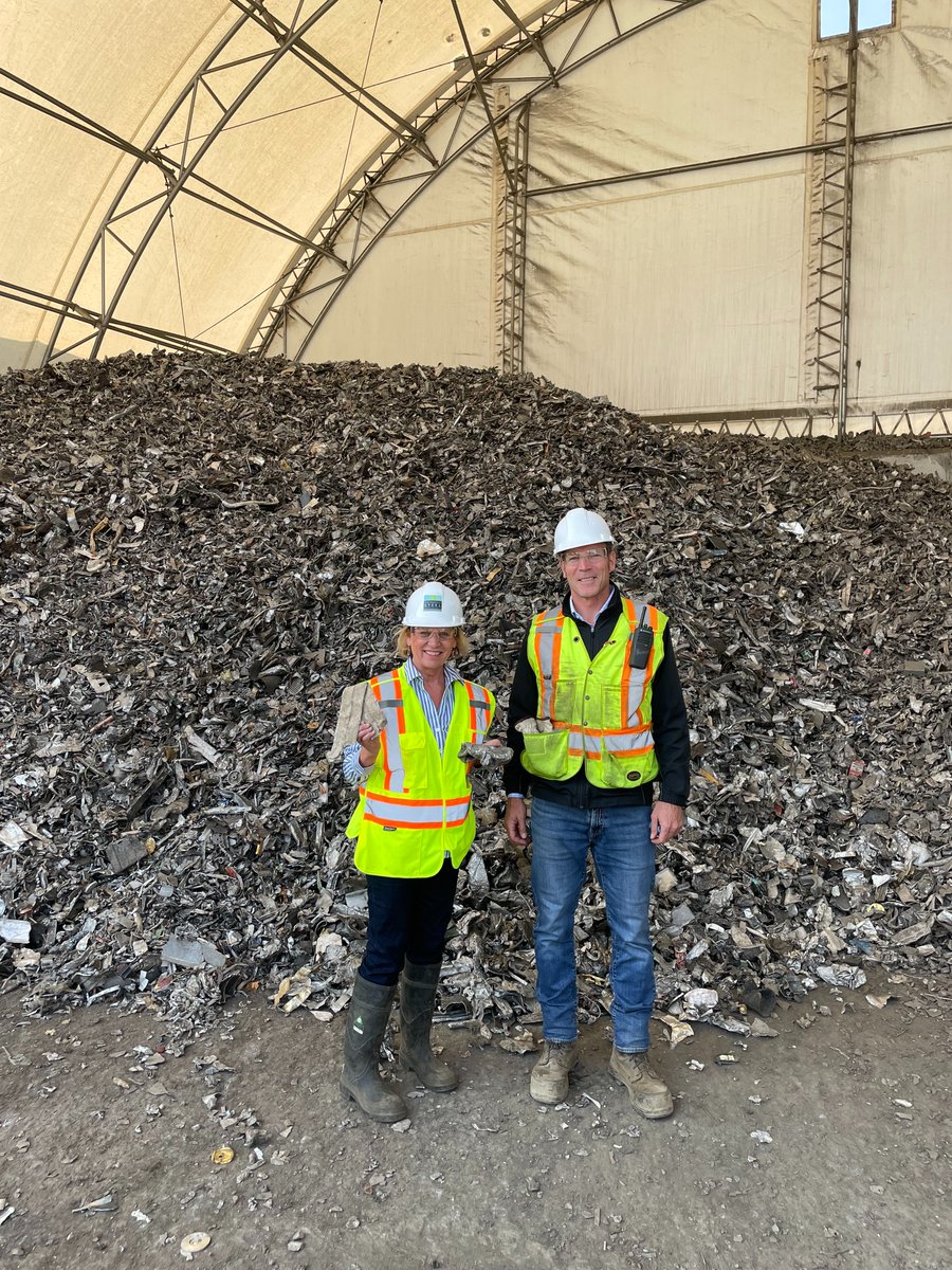 CarolDayRmd's tweet photo. Richmond Steel Recycling in #richmondbc The pile behind me is all aluminum that was sucked out of the grinded up piles of materials so it can be turned into new aluminum products ! #RITE Richmond believes in supporting business in Richmond vote for people like you.. vote RITE.... https://t.co/SqrU0yau94