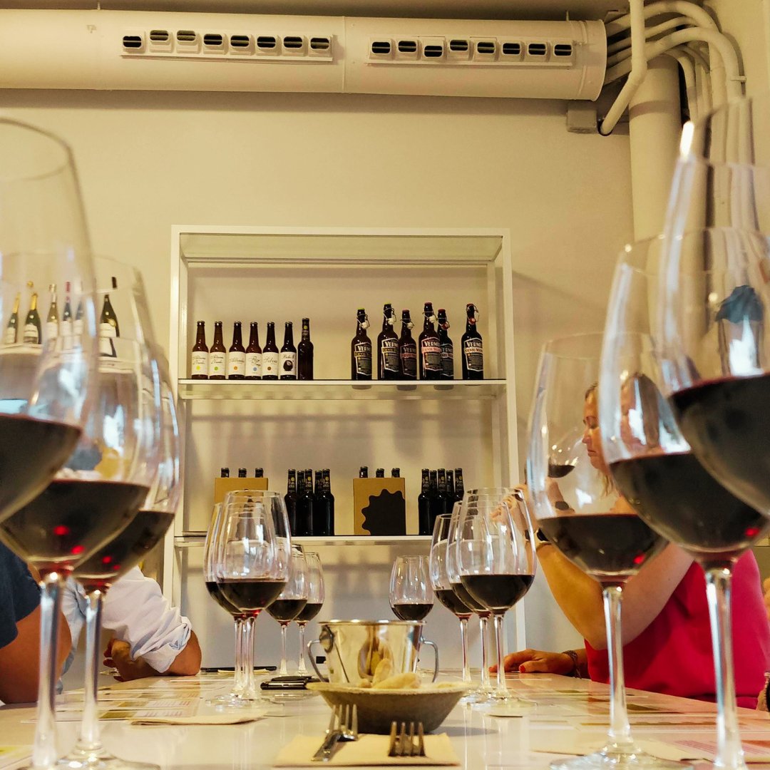BoPersonales's tweet photo. 🍓En Bodegas Personales estamos haciendo cursos de cata interesantísimos donde música, maridaje y vino se dan la mano 🙃🍷
¡Pregúntanos por MD más información!

#CataDeVino #Vinotinto #VinoBlanco #winelovers #winetime #winetasting #DisfrutaDelVino #HazteBOPER https://t.co/fPVdG8Tm19