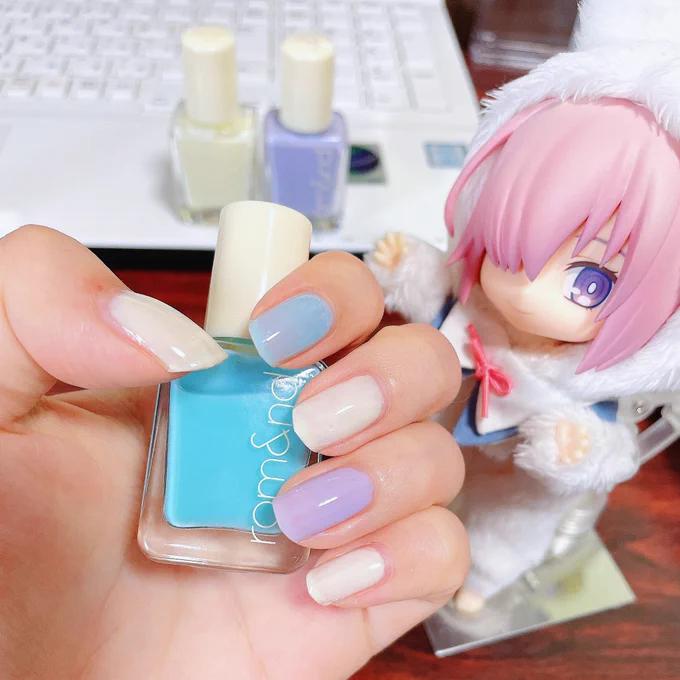 今週はフォウマシュカラーでネイル塗ったロムアンドのネイルほんま可愛い 