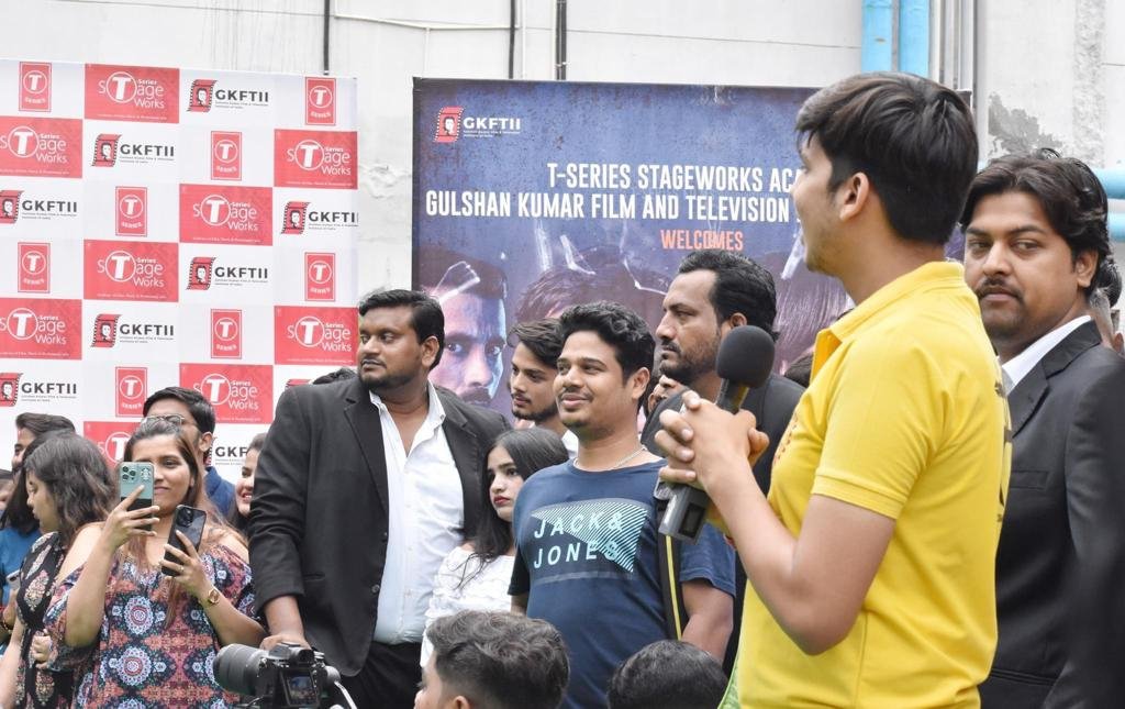 PAWANSINGHMALIK's tweet photo. Students of the Department of Communication and Media Technology, J.C. Bose University of Science and Technology, YMCA, Faridabad visited T-Series Corporation, #Film_City #Noida
@TSeries @gkftii @DC_Faridabad @DiprHaryana @bollywood_life https://t.co/hGi8ZtxVY3