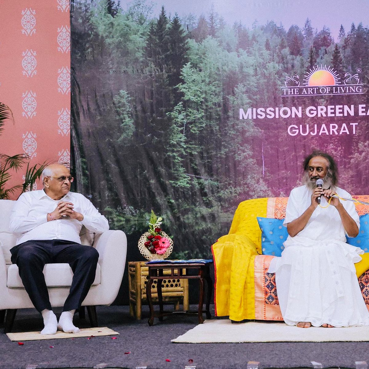 Gurudev's tweet photo. With the Hon. CM of Gujarat @Bhupendrapbjp, inaugurated Mission Green Earth, the @ArtofLiving’s largest tree plantation drive where several crore trees will be planted across the State. https://t.co/wO2eqNGk8M