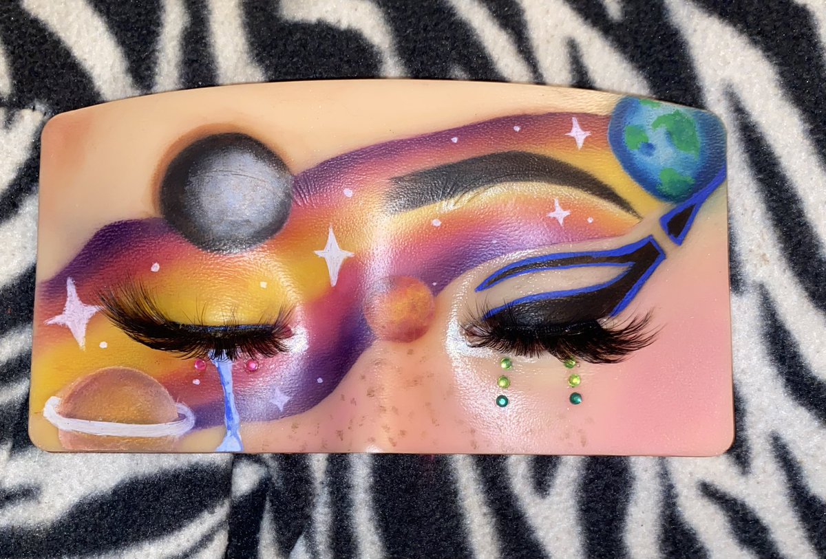 mua_drea's tweet photo. The cry of the PLANETS✨🖌🎨
#jamrockpalette 

#lagirlcosmetics

Pure Guidance LLC Cosmetics
#TheFWord palette 
#abhprimer
#maybellinetattoobrow
#nyxcosmetics

#planets #creativemakeup #follow #viral #ShareThisPost #share #silliconeface  #trending #trend https://t.co/bZ17eDNBjw