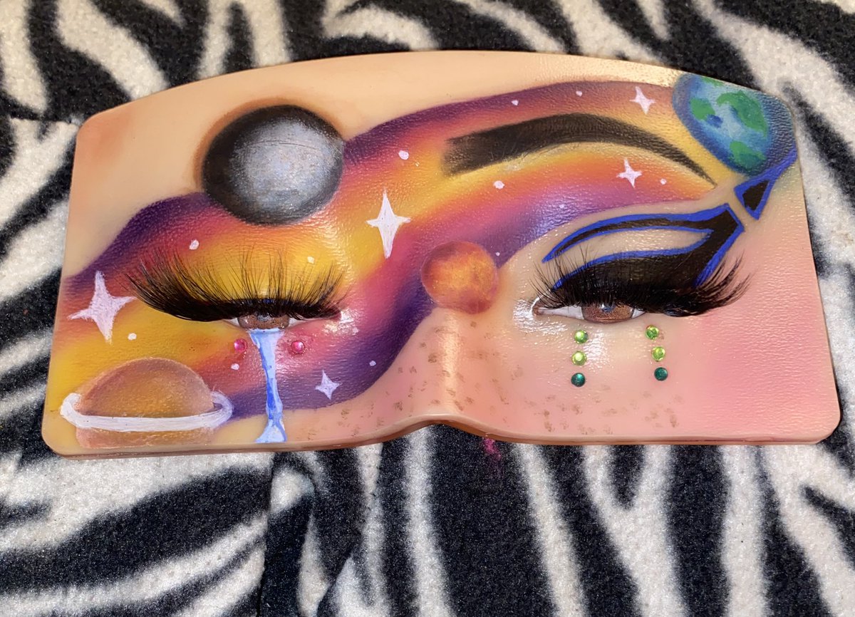 mua_drea's tweet photo. The cry of the PLANETS✨🖌🎨
#jamrockpalette 

#lagirlcosmetics

Pure Guidance LLC Cosmetics
#TheFWord palette 
#abhprimer
#maybellinetattoobrow
#nyxcosmetics

#planets #creativemakeup #follow #viral #ShareThisPost #share #silliconeface  #trending #trend https://t.co/bZ17eDNBjw