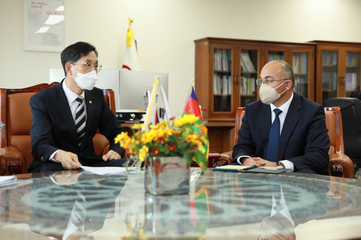 statestatkom's tweet photo. Azərbaycan və Koreyanın statistika qurumları arasında əməkdaşlıq davam edəcəkdir
Ətraflı: https://t.co/ew0HOa3fCX https://t.co/Fs8FtvdZ55