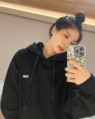 ㅤ

            🖤

⠀