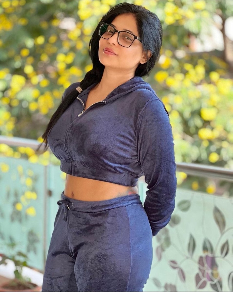 ActressStill's tweet photo. Serial actress #ReshmaPasupuleti in tee #reshma #sofia9_official https://t.co/5yMDtaZPwW
