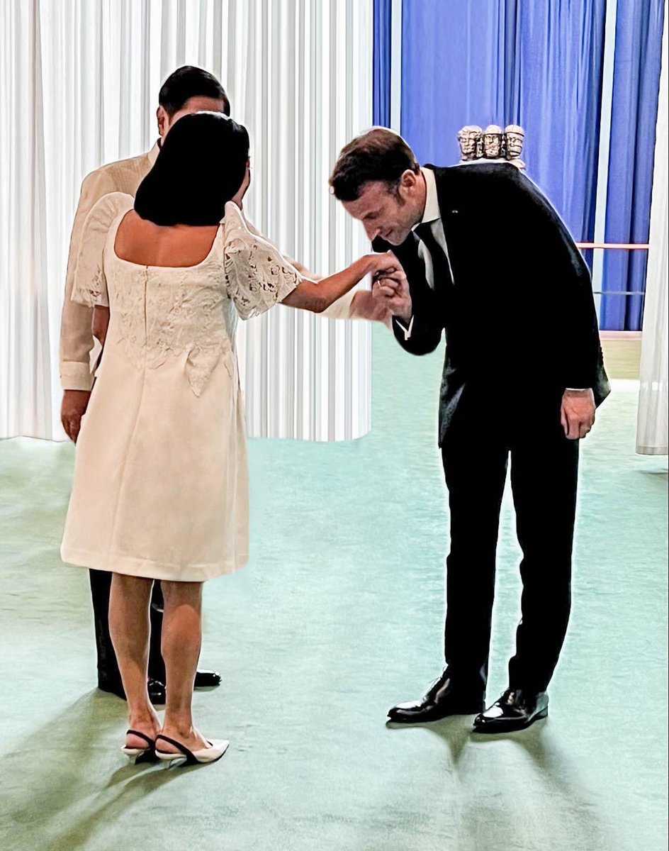 slytherinrights's tweet photo. FL, ano to?? HAHAHAHHA 

P.S. Talagang ‘yung tawa ni House Speaker sa last pic ang nagdala eh 😳😭🤣 https://t.co/dHGkkRyPjZ
