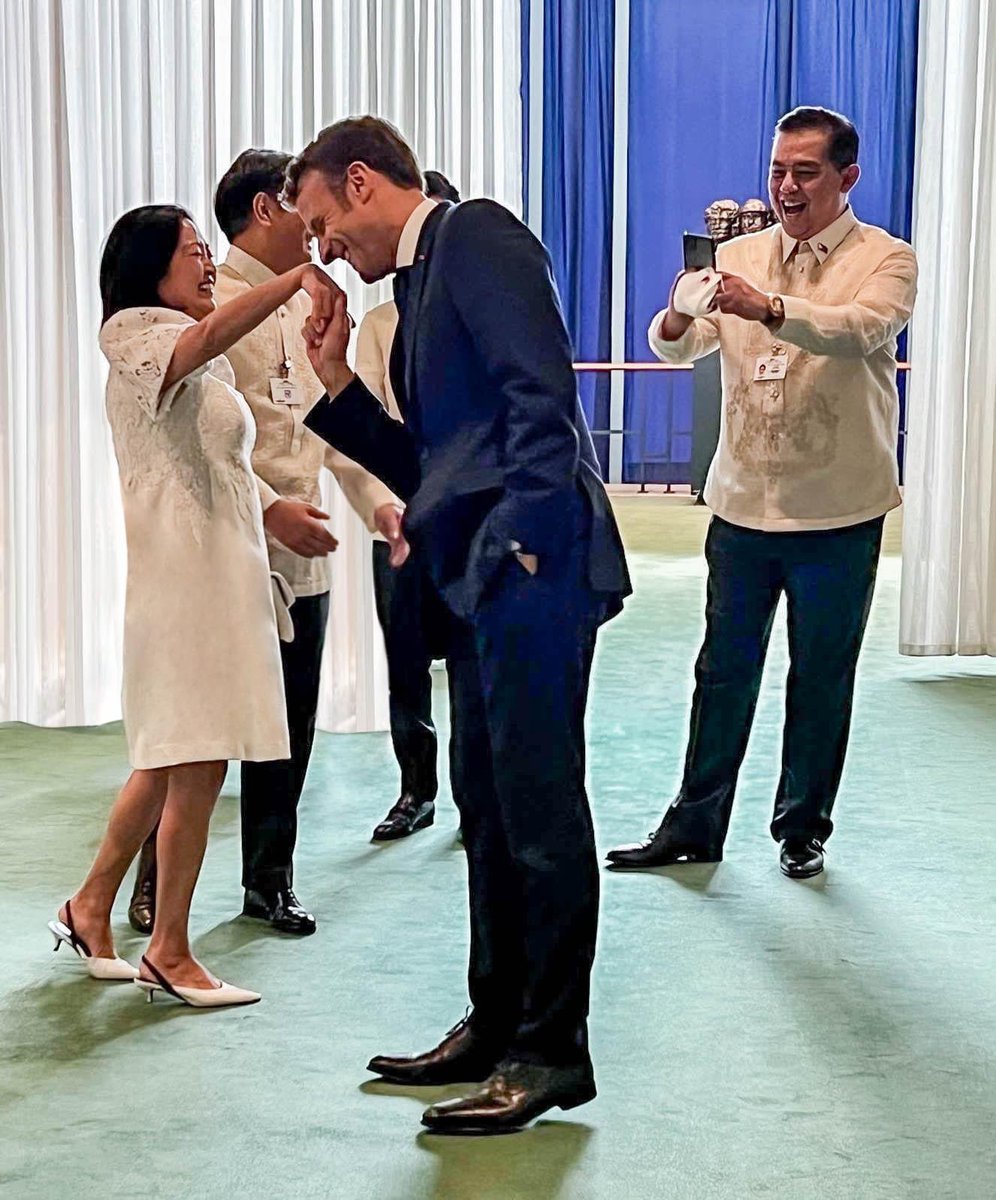 slytherinrights's tweet photo. FL, ano to?? HAHAHAHHA 

P.S. Talagang ‘yung tawa ni House Speaker sa last pic ang nagdala eh 😳😭🤣 https://t.co/dHGkkRyPjZ