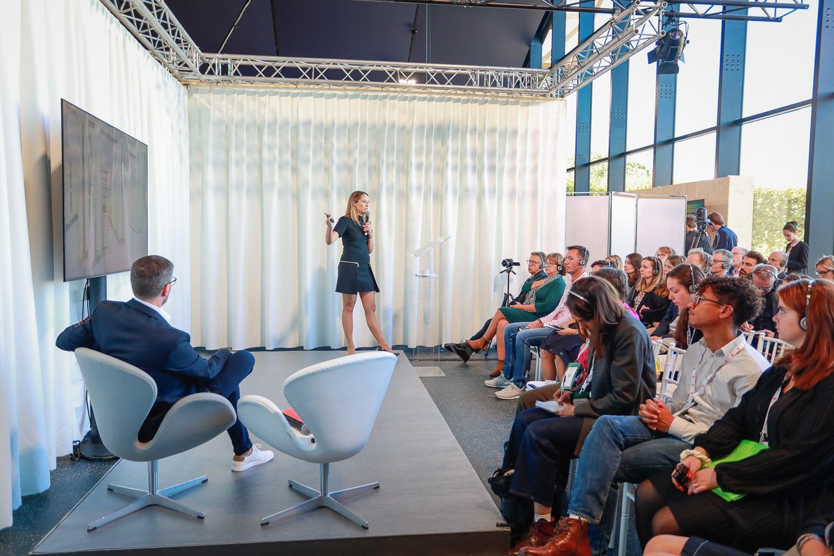 SIBCA_salon's tweet photo. Pendant le Sibca, hier, @GroupeGA lançait #Rooj by GA, la première marque de logements bas carbone construits hors-site !
Avec Sophie Meynet, Directrice générale Immobilier Résidentiel et @SebastienMatty, Président de GA Smart Building https://t.co/2tpG85GY9i
