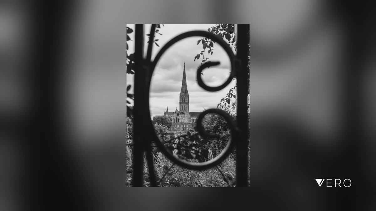 BobHolmanPhoto's tweet photo. I find it very difficult to drive by Salisbury, in Wiltshire, and not take a shot of their magnificent cathedral. My task always, is to try and make an image that nobody else has captured. 

#smartshots #blackandwhitephoto #blackan… https://t.co/FXiDj4ZTG8 https://t.co/Ai3kAtcdTm