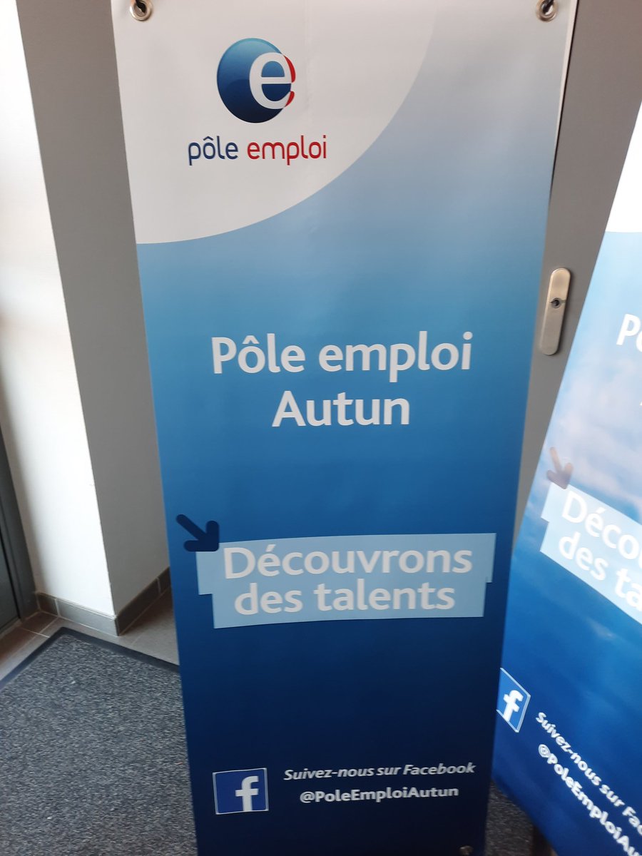 LhoteBenoit's tweet photo. #forumdelemploi hier organisé par l agence #poleemploi #autun dans la commune de @etangsurarroux,  sur la thématique travailler et vivre en #ruralite, rencontre employeurs du bassin et une centaine de demandeurs d'emploi 👏👏👍👍 https://t.co/yDkiKgqylT