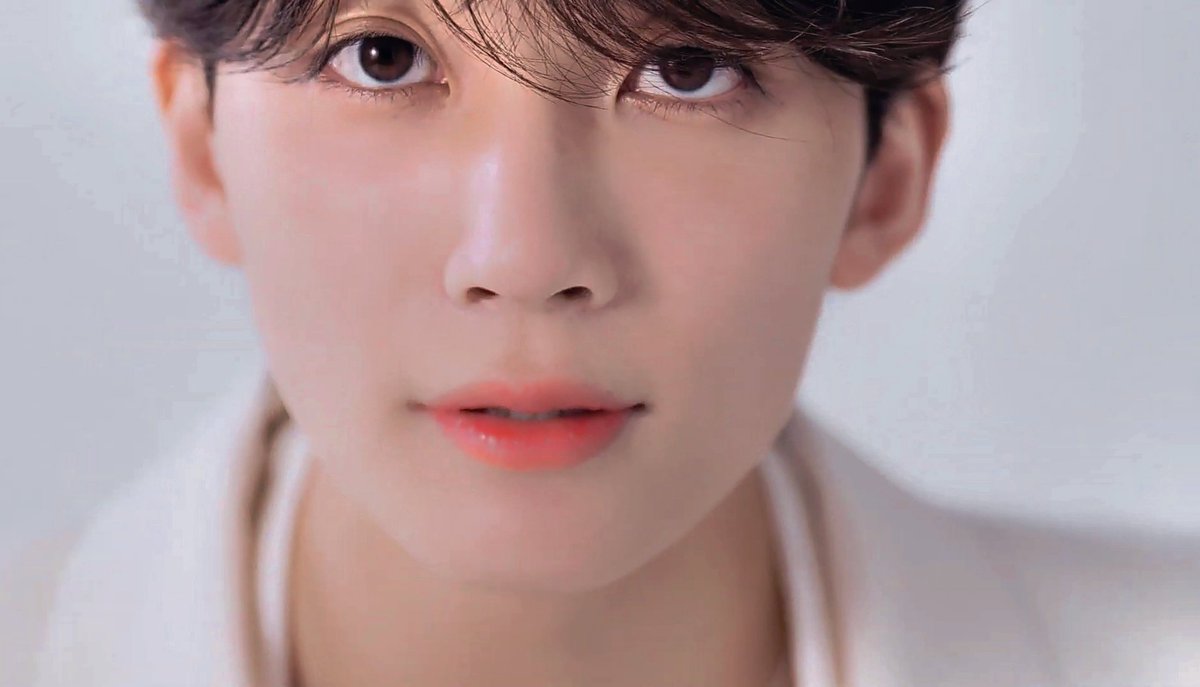 yoon jeonghan, the prettiest man.♥︎