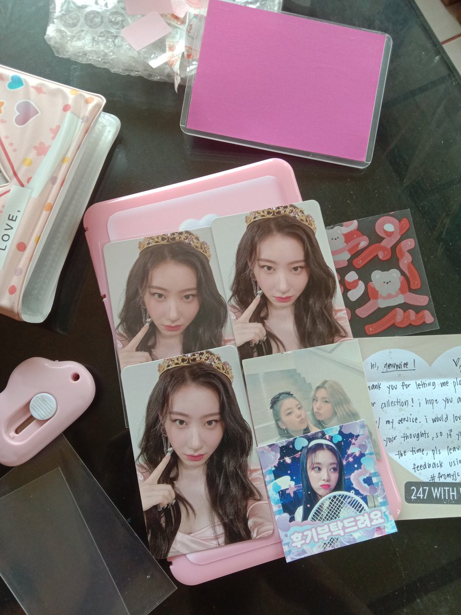 LOVINGSUNGCHAN's tweet photo. — #linyamomints 

Hi po ate Kaye^^ my Chaeryeong poke cheeks is here na ehe 🤸 thank you so much for smooth transaction, till our next po 💗 I'm obsessed w/ the packaging, super pretty. Thank you so much po ulit 

@yejicollects #fromyjc https://t.co/xhMpfztK25