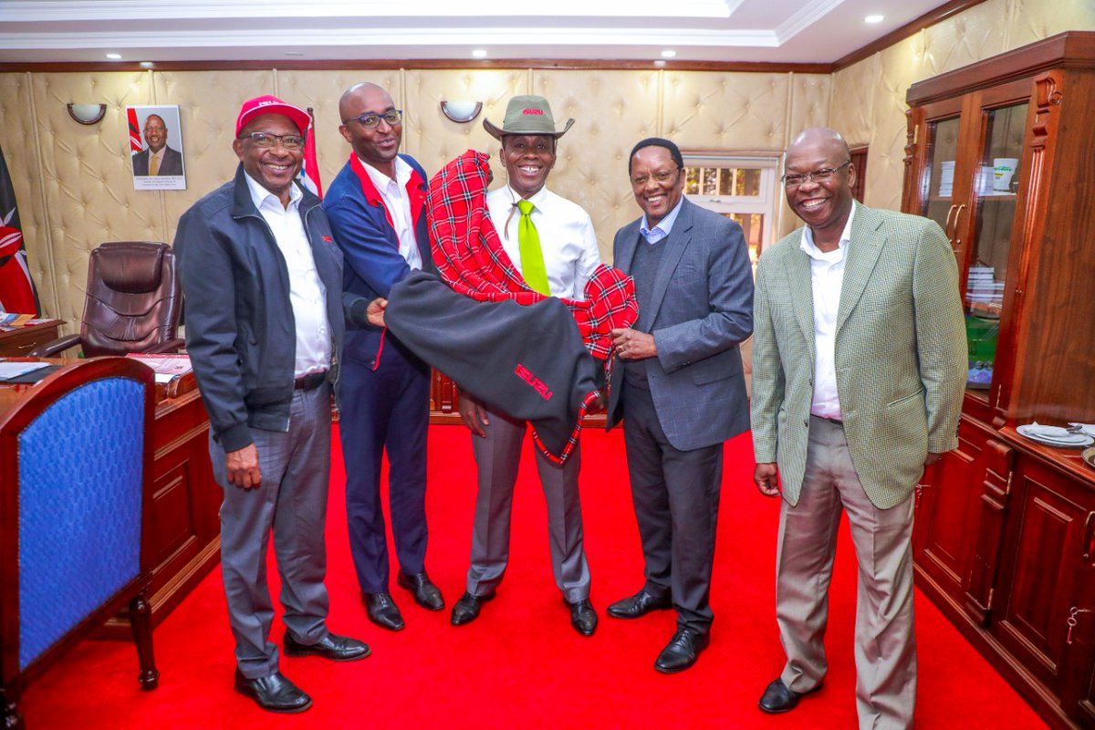 KWamatangi's tweet photo. This morning, Isuzu Motors Limited paid a courtesy call to the Governor and Deputy Governor, Kiambu County. @IsuzuKenya #MakeKiambuGreatAgain https://t.co/6zvjmqQuXT
