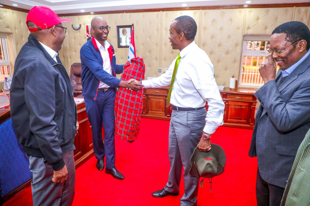KWamatangi's tweet photo. This morning, Isuzu Motors Limited paid a courtesy call to the Governor and Deputy Governor, Kiambu County. @IsuzuKenya #MakeKiambuGreatAgain https://t.co/6zvjmqQuXT