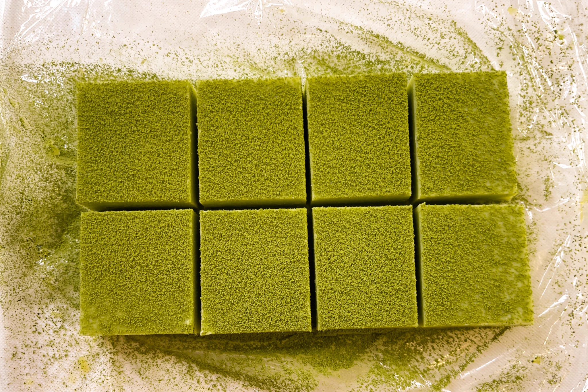 真似したくなる！材料3つ、抹茶アイスで作れる濃厚生チョコ♡