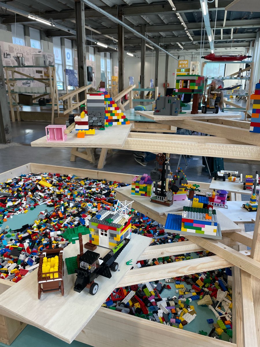 EXPOGOUDAMAAKT's tweet photo. Nog maar 3️⃣ dagen is EXPO GOUDA MAAKT (Buurtje 8, naast Croda) te bezoeken. Mis het niet en kom vandaag, zaterdag of zondag tussen 12.00 - 18.00 u. nog langs. Ook leuk voor kinderen. Gratis entree!  #expogoudamaakt #geefgoudadoor #zondag25septemberlaatstedag https://t.co/MZ5fg3ZVLo