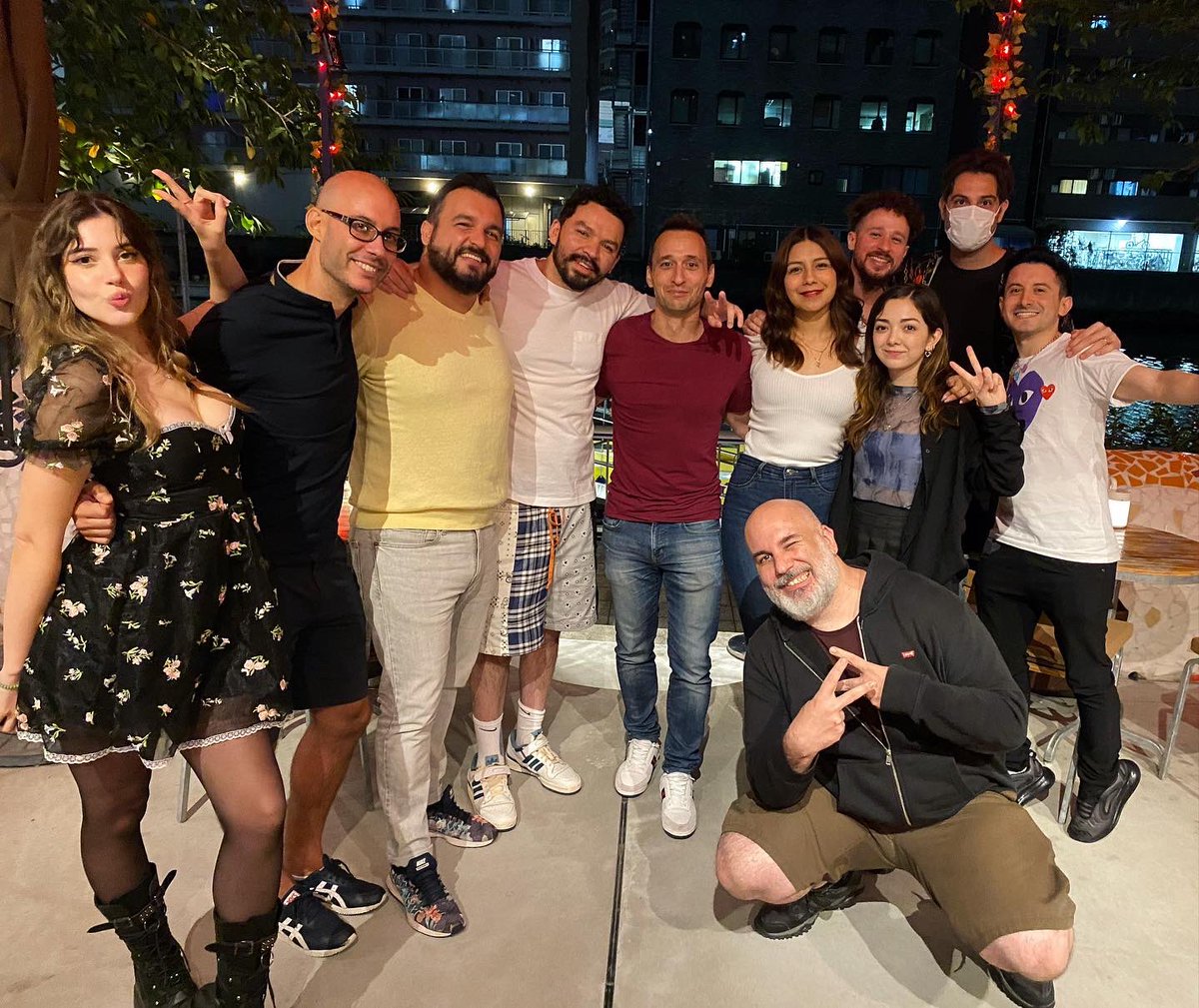YoitabiTravel's tweet photo. Épica reunión de majos y majas en Tokio 😎🎩 ¡La que hemos liado! 🔥

Todos genios 🧞‍♂️ @SanRuti @LuisitoComunica @zordor @NekoJitaBlog @JavoKunOfficial 

#Japon #FunTraveling https://t.co/dCgtTSWMIN