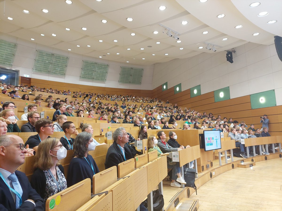InitiativeNAT's tweet image. Was für ein Tag! Rund 650 Schüler:innen diskutierten gestern mit der Wissenschaft auf dem #kk22 an der @TUHamburg Antworten auf den #Klimawandel. Danke an alle Beteiligten!
@UHHMIN @HAW_Hamburg @citysciencelab @HCUHamburg @HSUHamburg @GEOMAR_de @HereonHelmholtz @hh_bwfgb @HH_BWI