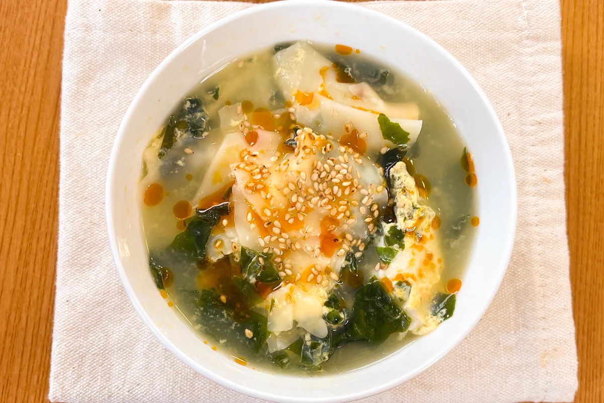 餃子の皮が余っちゃったときにも良さそう！簡単で美味しそうな「スープ」レシピ！