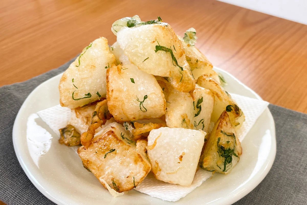 風味が最高！サクッと「ながいもと大葉の塩からあげ」。
