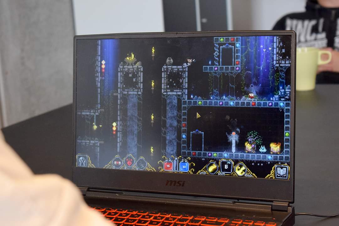 Dania Games (@daniagames) on Twitter photo Sidste fredag holdte <a href="/GameHubDenmark/">Game Hub Denmark</a> midtvejs EXPO for vores 5. sem. datamatikere som er i Iværksætterpraktik PLUS nogle ekstra spil lavet af både studerende men også undervisere! Det var 3 produktive og sjove timer med at playteste hinandens spil og give feedback!
God fredag! 🎮 Sidste fredag holdte <a href="/GameHubDenmark/">Game Hub Denmark</a> midtvejs EXPO for vores 5. sem. datamatikere som er i Iværksætterpraktik PLUS nogle ekstra spil lavet af både studerende men også undervisere! Det var 3 produktive og sjove timer med at playteste hinandens spil og give feedback!
God fredag! 🎮