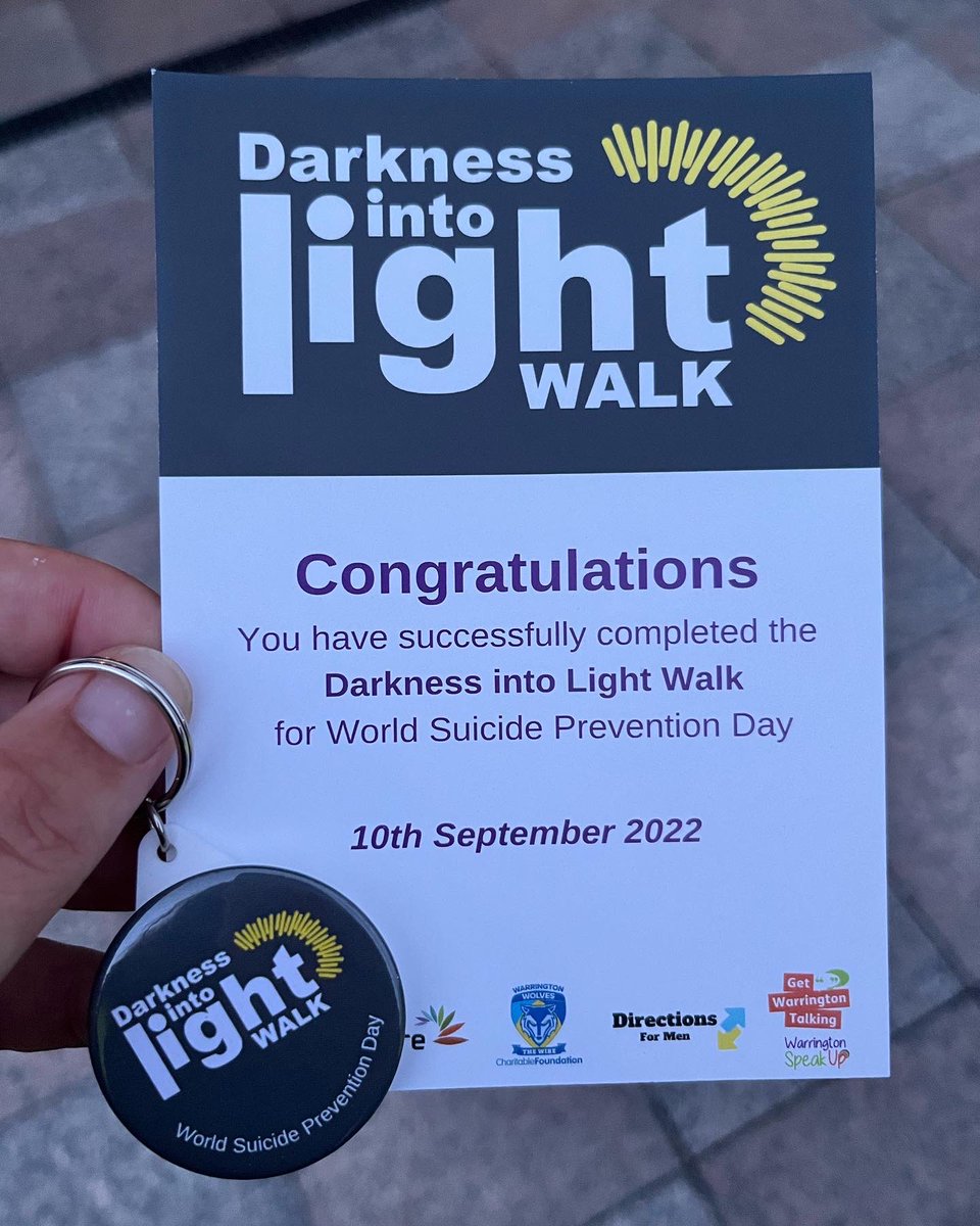 KelSmi_'s tweet photo. On 10th Sept for #worldsuicidepreventionday myself and @mauradorrian73 our EMHP, along with other members of the MHST team, completed the #darknessintolight walk to raise awareness. Well done to everyone who took part #itsokaytonotbeokay #asktwice https://t.co/2ovGMo7p0z